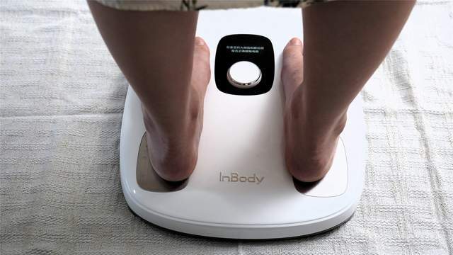 ：3频8电极+12项数据+97%准确率有点全面pg模拟器电脑版InBody体脂秤H30评测(图2)